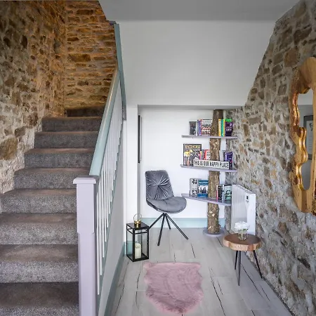 Curragh House بيت للعطل