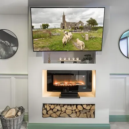 Curragh House بيت للعطل كينسالي